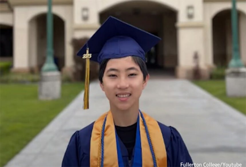 アメリカ生まれの男の子 アメリカで12歳の少年が5つの学位を取得して大学を卒業 | カラパイア