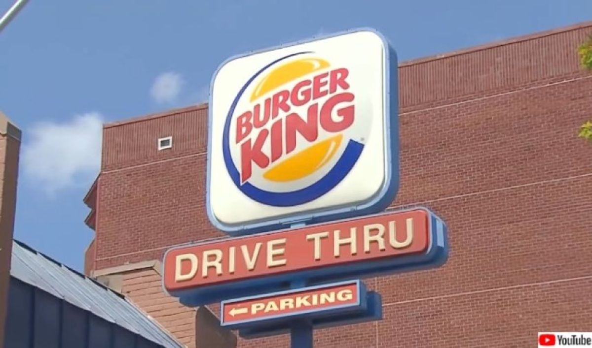 米バーガーキングがAIヘッドセットを導入、従業員に顧客対応をチェック